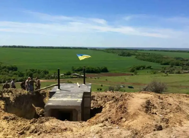 Украинский депутат: ВС РФ смогут создать в Харьковской области санитарную зону на глубину в несколько десятков километров